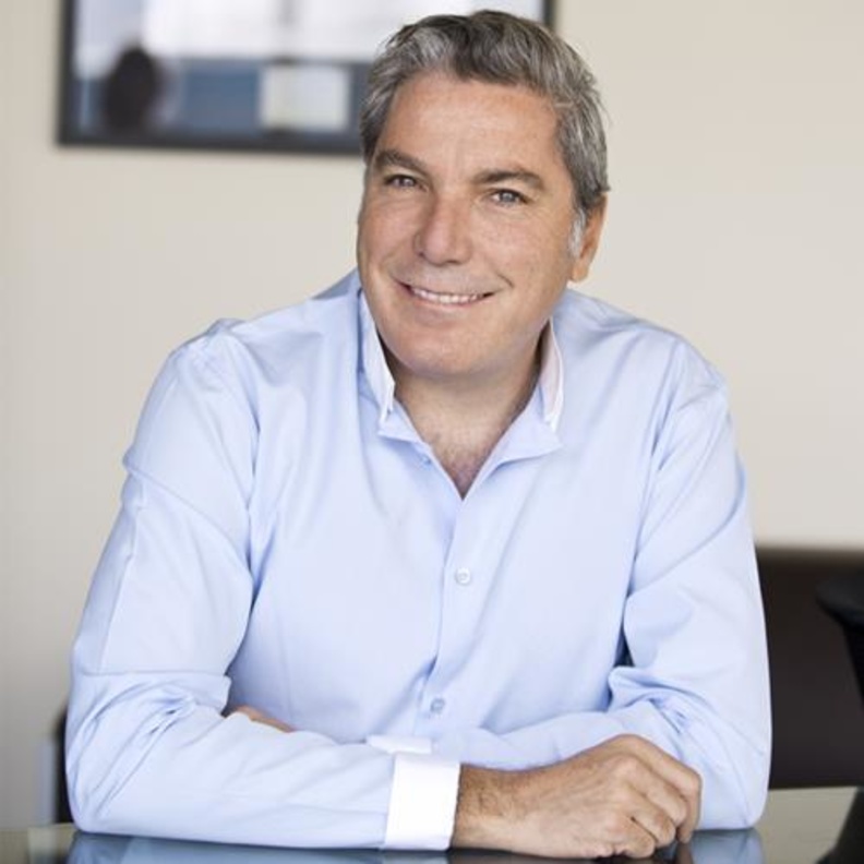 الإعلامي علي جابر