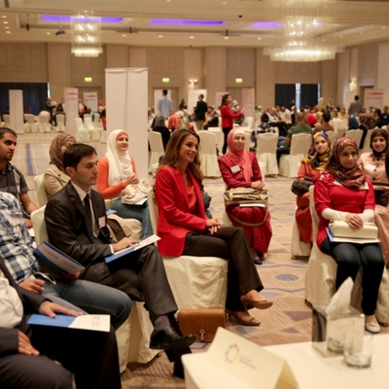 الملكة رانيا تشارك في اطلاق "فرصتي للتميز"