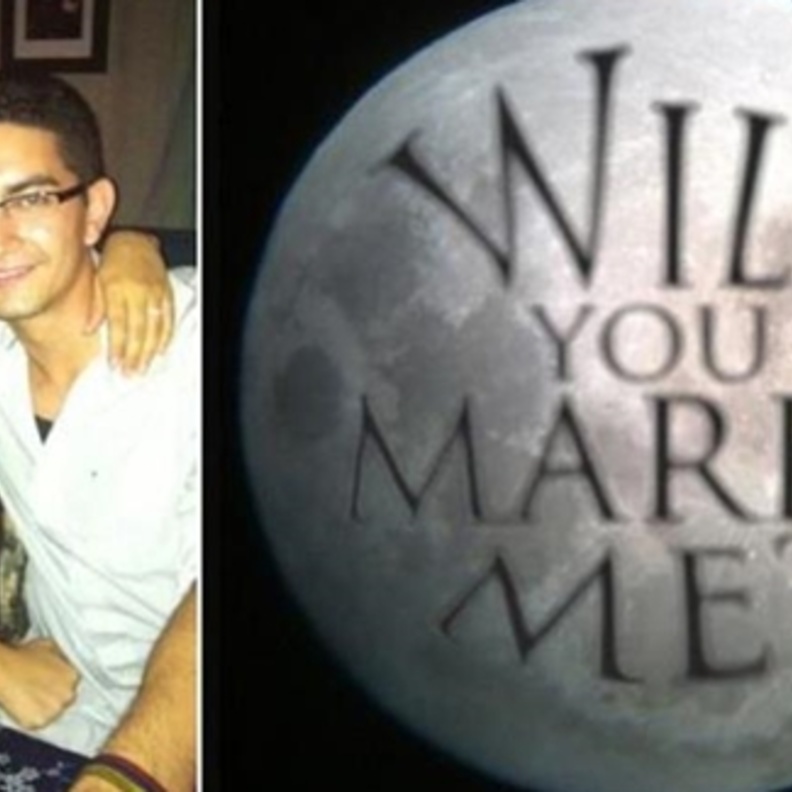 رائد فضاء وطلب زواج على سطح القمر