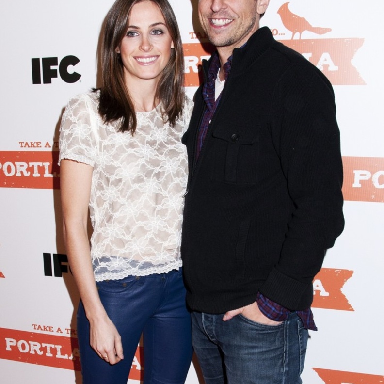 سيث مايرز يتزوج صديقته إليكسي آش