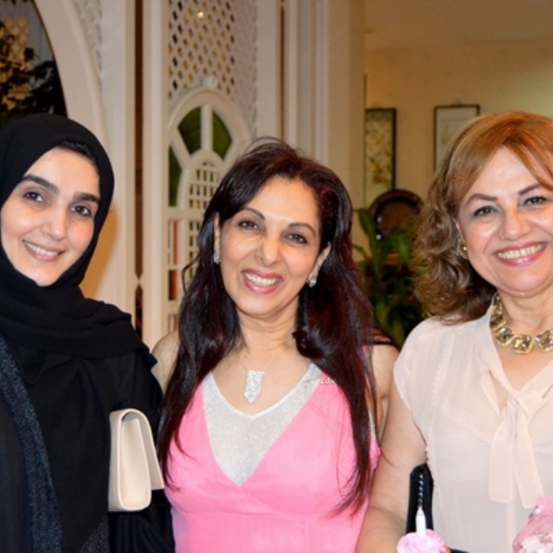 عقيلة سفير مصر لدى الإمارات تحتفي بحفيدتها الأولى 