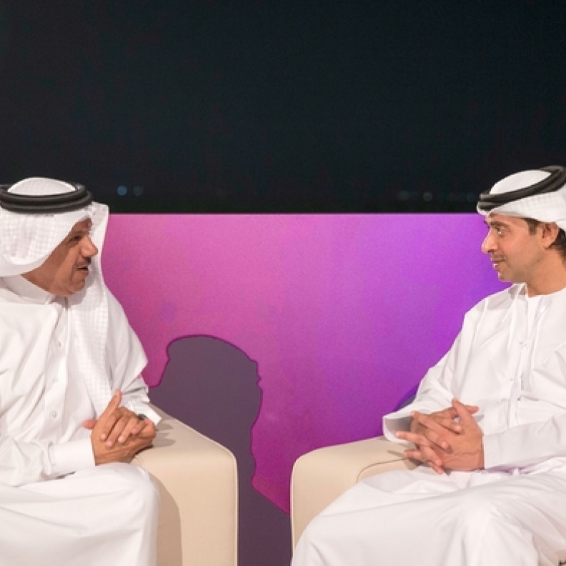 الشيخ هزاع مرحبا بالشيخ محمد بن عيسى آل خليفة