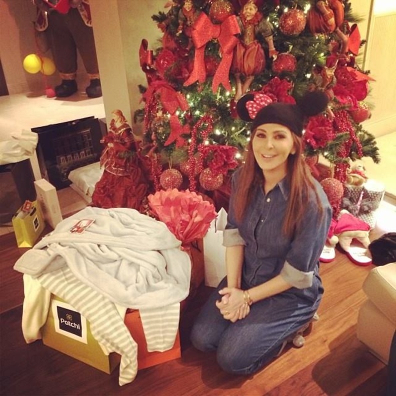  اليسا في لقطة طريفة وهي ترتدي قبعة ميكي ماوس