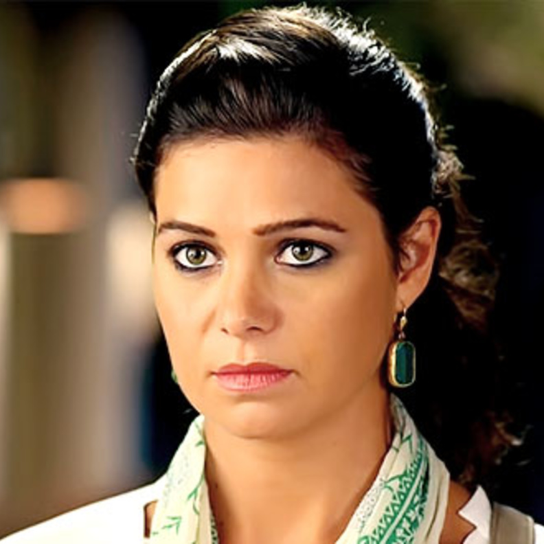 يسرا اللوزى 