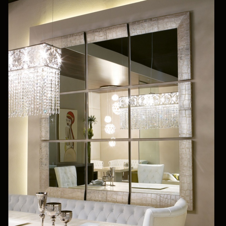  مرآة Bucarest المصممة بإطار من الجلد باللون الفضي