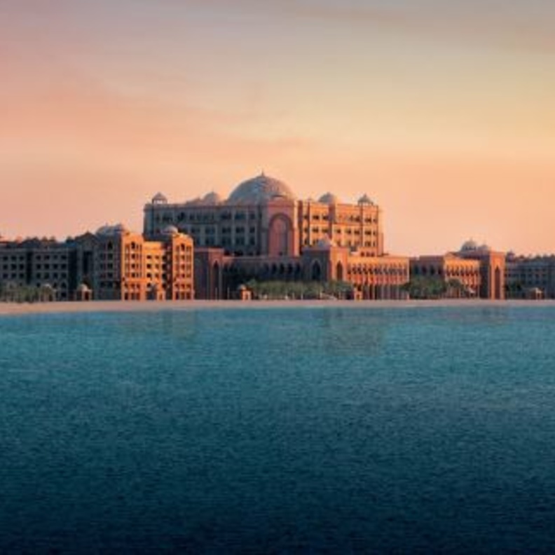 فندق قصر الإمارات أبو ظبي .. إطلالة رائعة على البحر.
