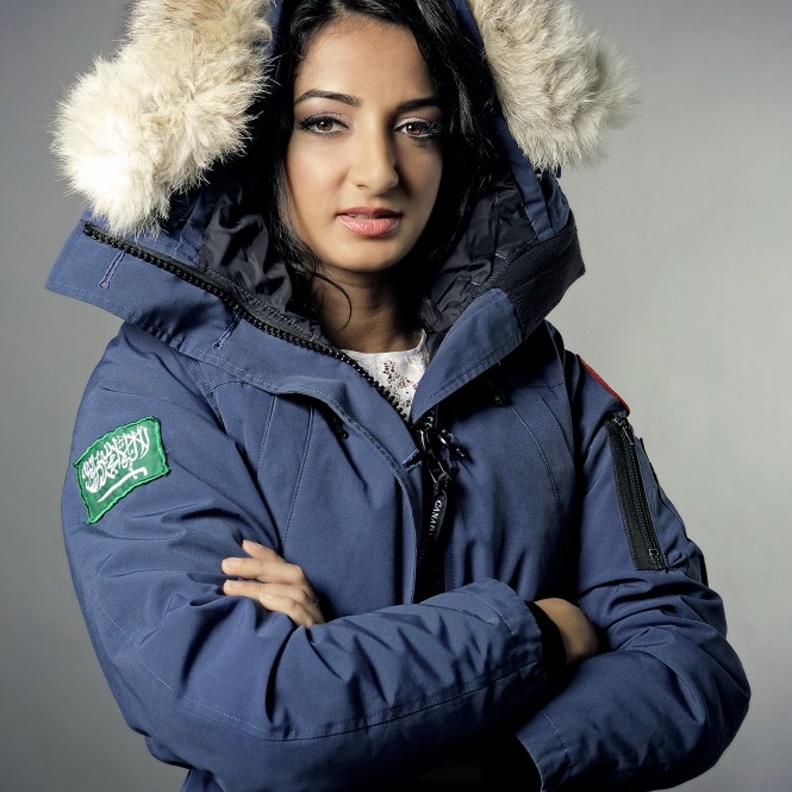 رها محرق .. خرجت من حدود مدينة جدة لتتسلق أعلى قمم جبلية في العالم.