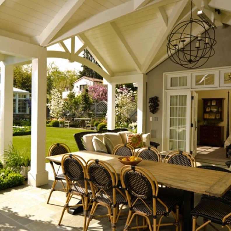  الشرفة المنزلية هي المكان الأمثل لوضع الجلسات الخارجية