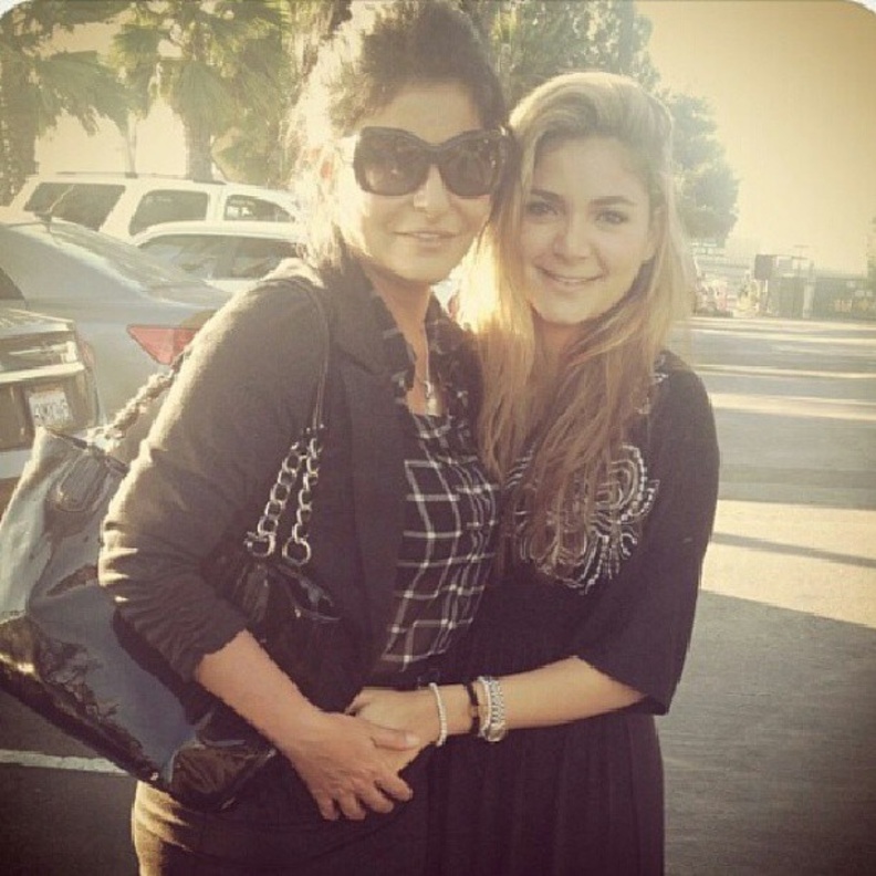 علا غانم وابنتها