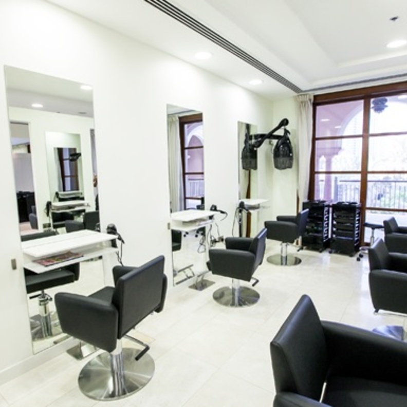  صالون باستيلز في فندق ريتز كارلتون جميرا - دبي