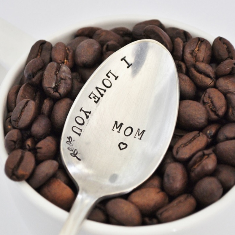 مختارات من أجمل الهدايا المنزلية للأم الغالية