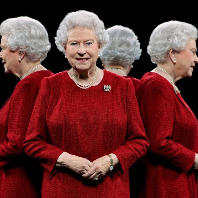 الصورة الرسمية للملكة اليزابيث بمناسبة عيد ميلادها عام 2013