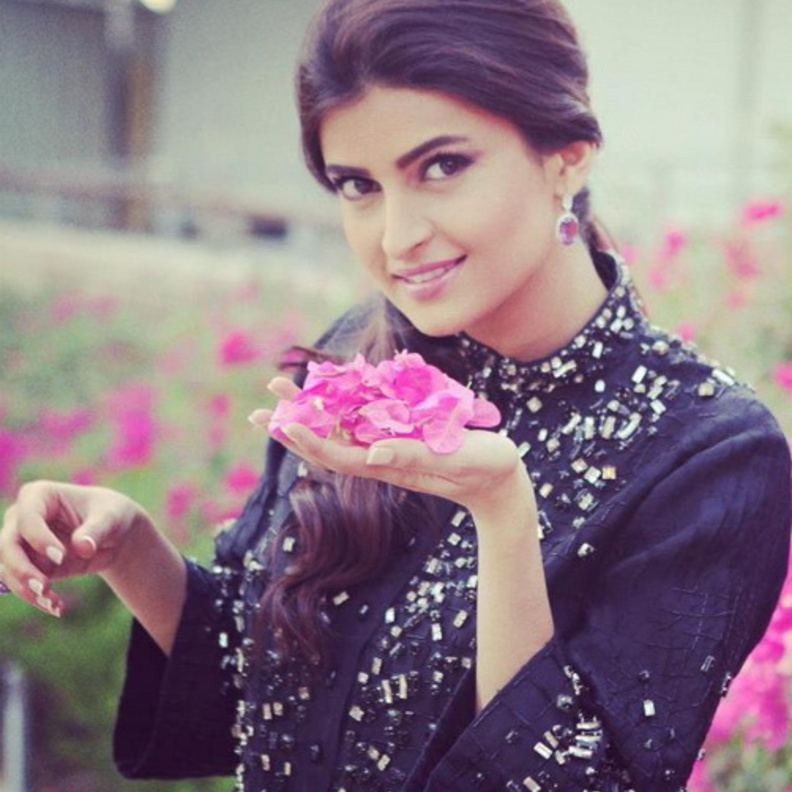 الاعلامية علا الفارس