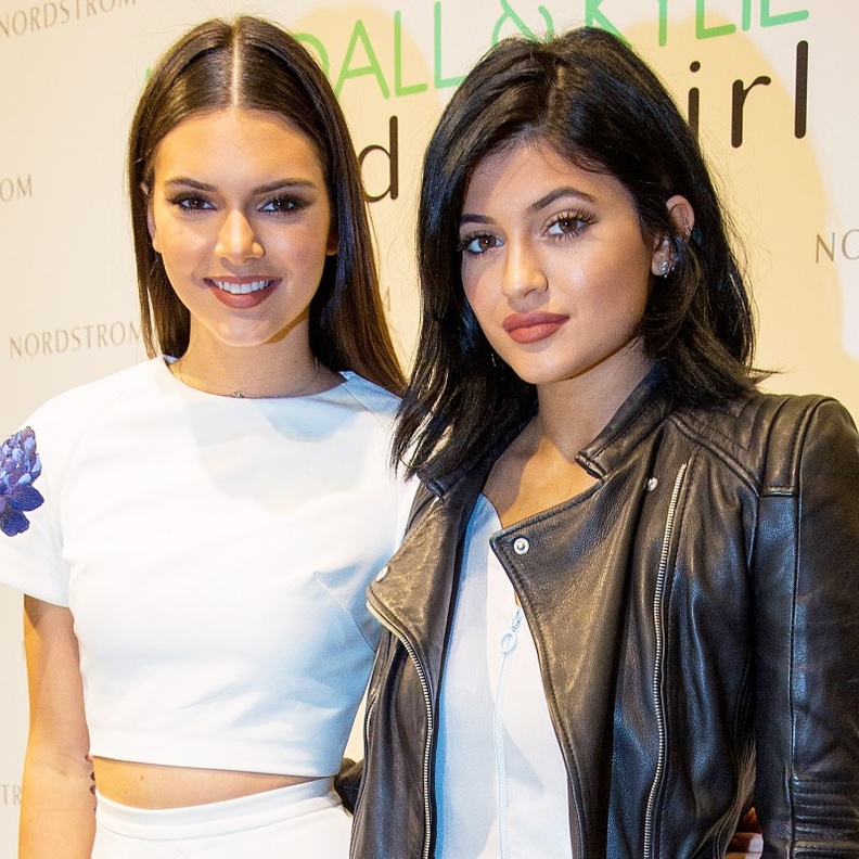 هل تشعر كايلي جينر بالغيرة من نجاح كيندال جينر؟