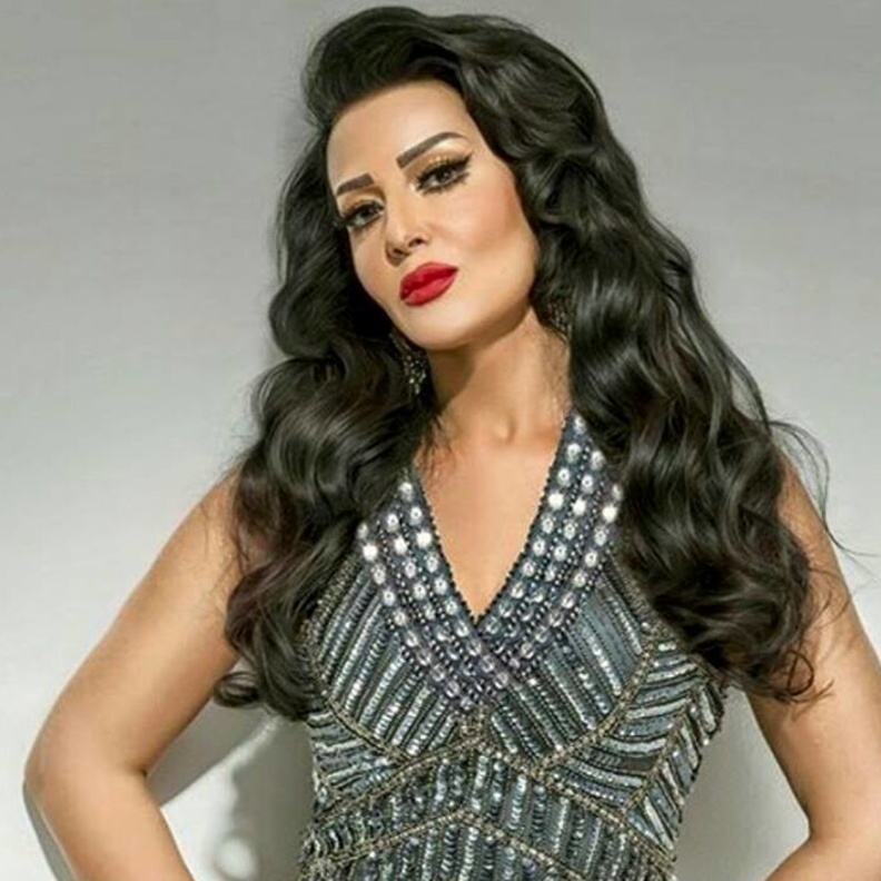 سمية وقعت فى الحب مرتين وتزوجت بالعقل مرتين