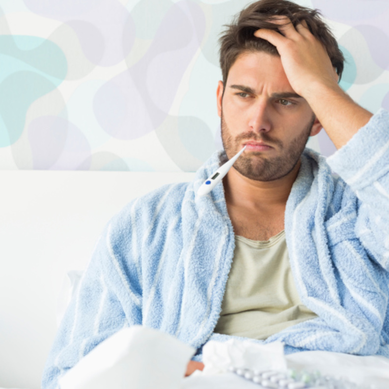 تظهر العلامات الأولى للإصابة بفيروس إيبولا بشكل مفاجئ وتتمثّل بحمّى