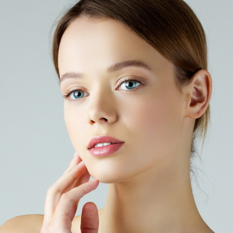 جوز الهند يمنح بشرتك النضارة ويكافح الشيخوخة