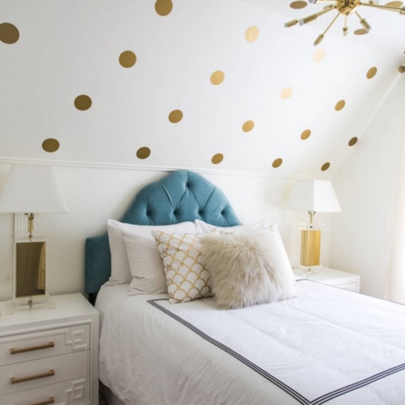 المنقط في الكراسي لمسة مبهجة وعصرية