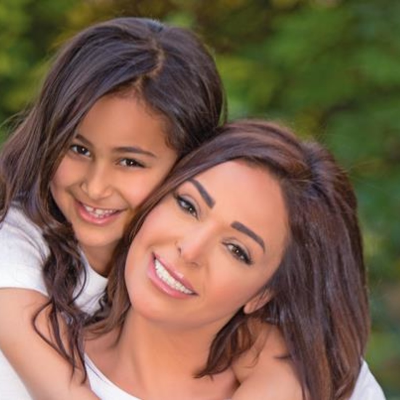 داليا البحيري تختلف مع زوجها بسبب انتماءاته الرياضية.. وابنتها شاهدة