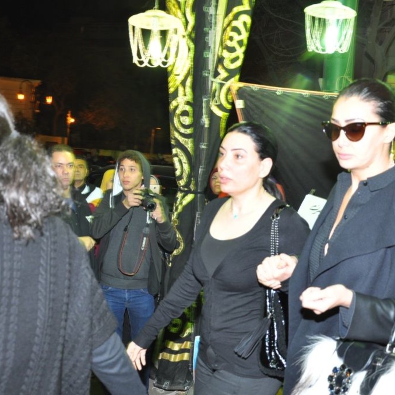 بالصور: نجمات الفن والإعلام في عزاء ممدوح عبد العليم