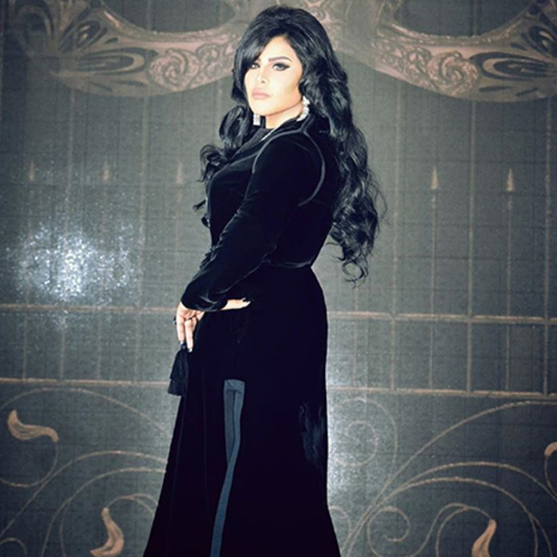 أحلام تحرص على استضافة أصدقاءها المقربين في منزلها دوما