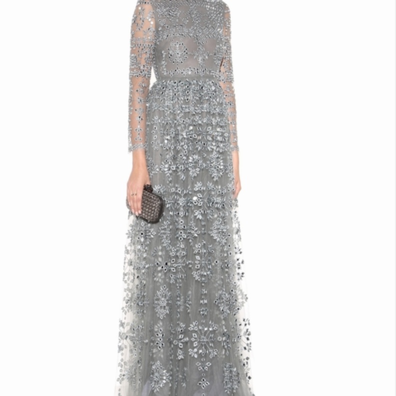 فستان طويل بالون الاحمر الداكن من VALENTINO فالنتينو