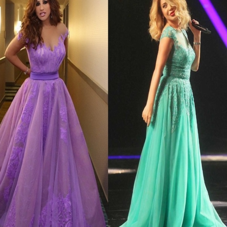 رقي وتألق بفساتين السهرة باللون النيلي الحيوي