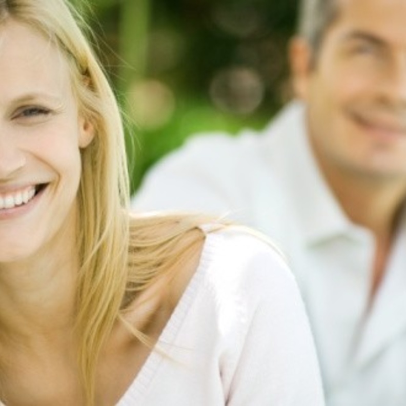 اسرار انجذاب الفتاة الى الرجل الاكبر منها سنا