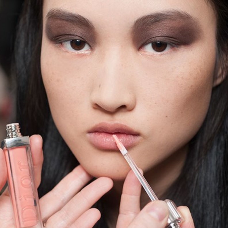 ظلال عيون طاغية و شفايف نود لمجموعة ديور كروز 2017 