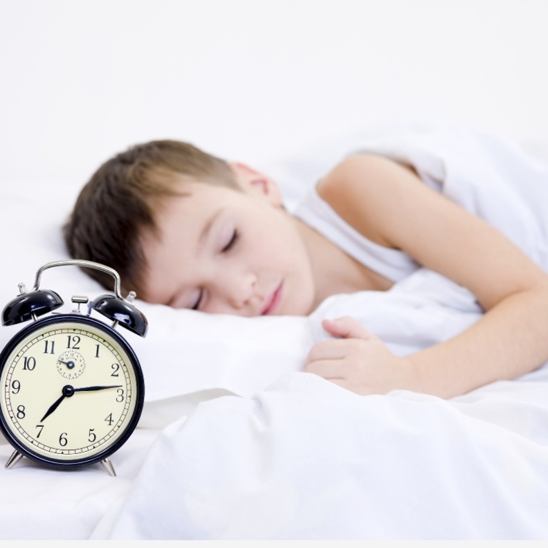 يجب ان تحرص الام على تنظيم نوم اطفالها خلال شهر رمضان