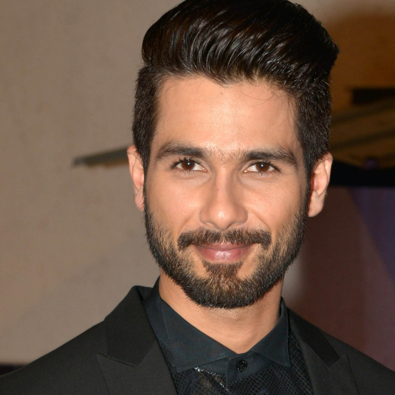 كارينا وعليا وشاهيد ابطال الفيلم