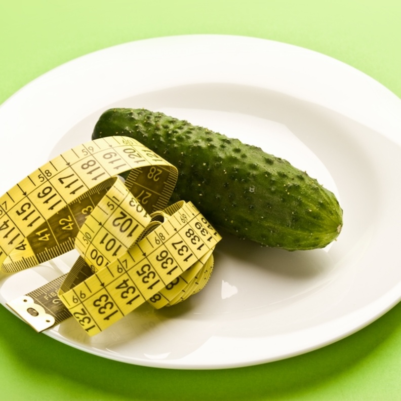 يحتوي الخيار على سعرات حرارية منخفضة فضلا عن انه وسيلة طبيعية لحرق الدهون