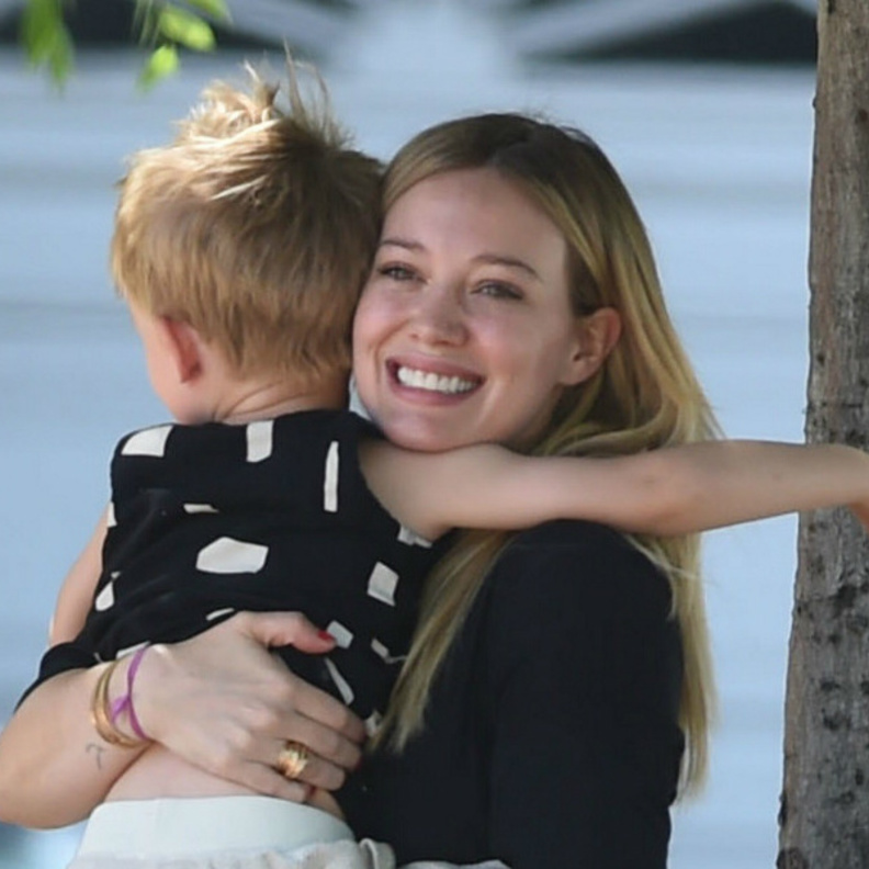 هيلاري داف اثناء الحمل