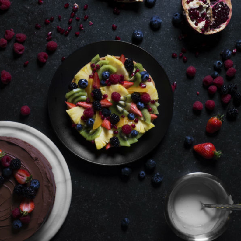 طبقات من الكيك الخالي من الدقيق