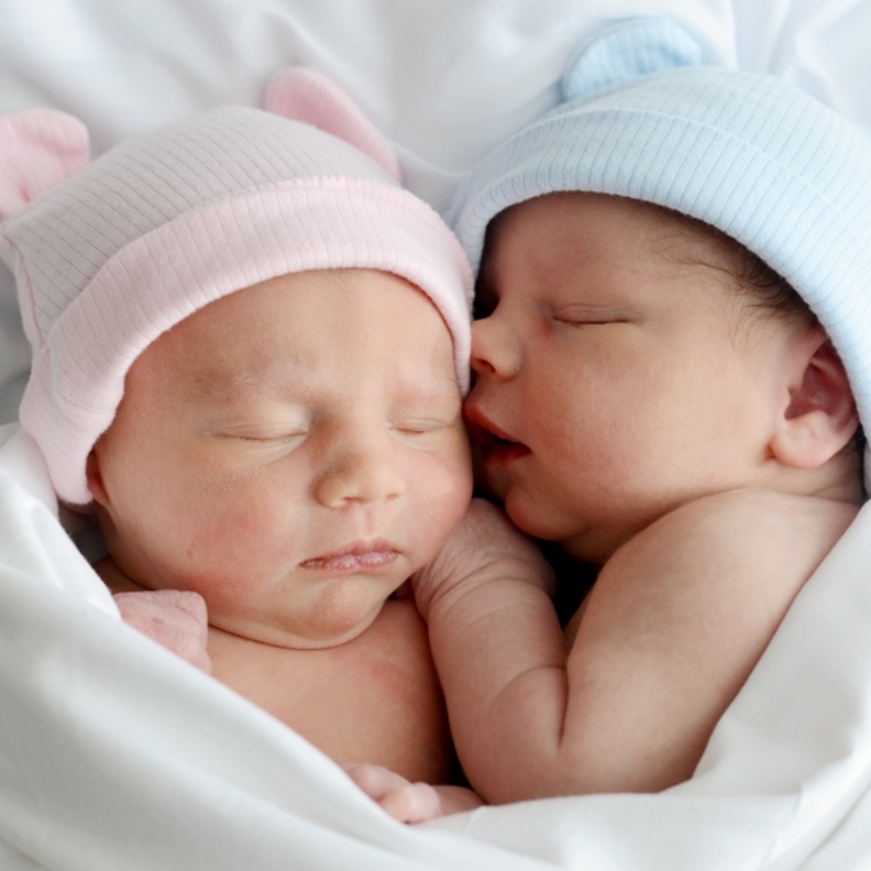 ولادة الذكور اصعب واشد ألماً من ولادة الاناث فما اسباب ذلك؟