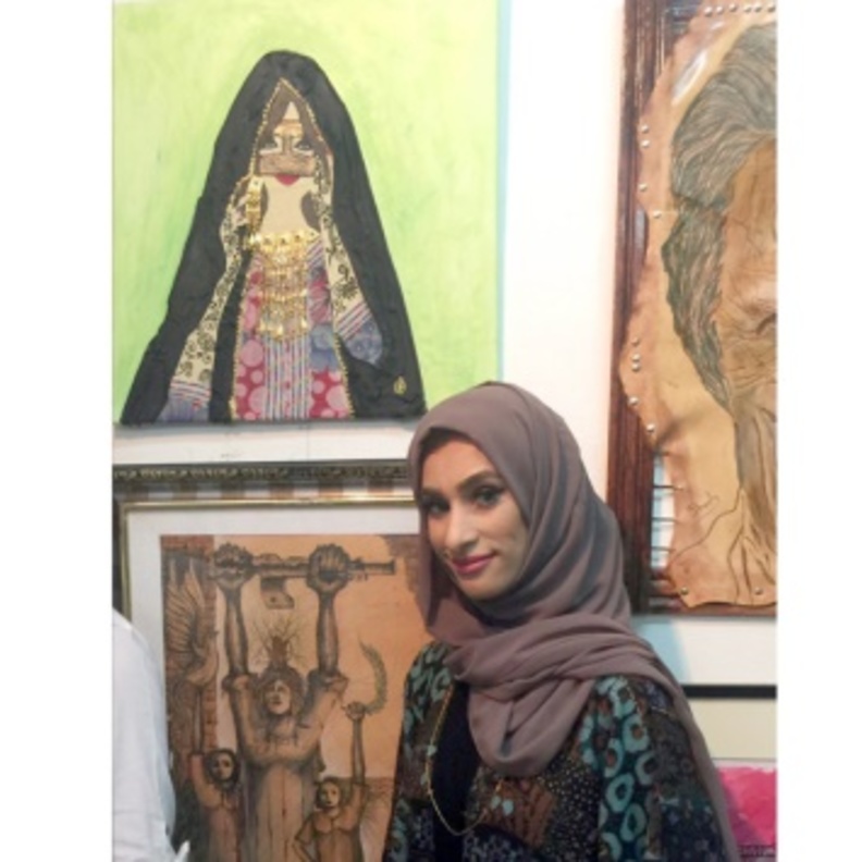 لوحة المراة الاماراتية  تفوز باوسكار ملتقى بصمات الفنانين التشكيليين العرب