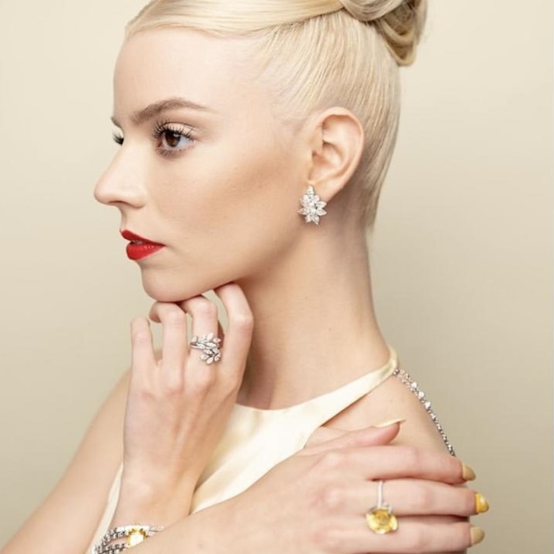 ألماس تيفاني الأصفر على آنيا