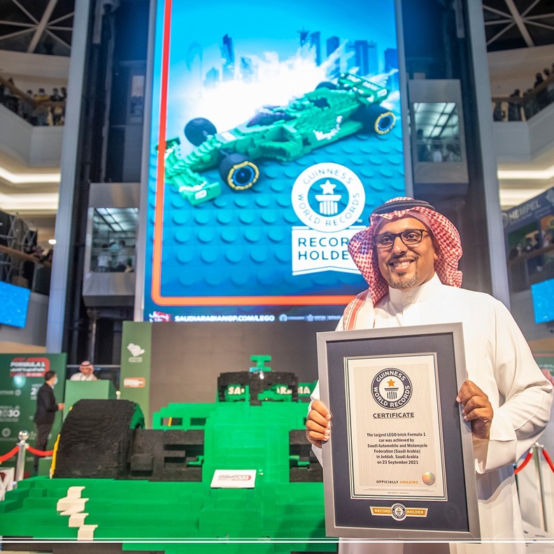 السعودية تدخل موسوعة جينيس بأكبر مجسم لسيارة فورمولا 1 في العالم