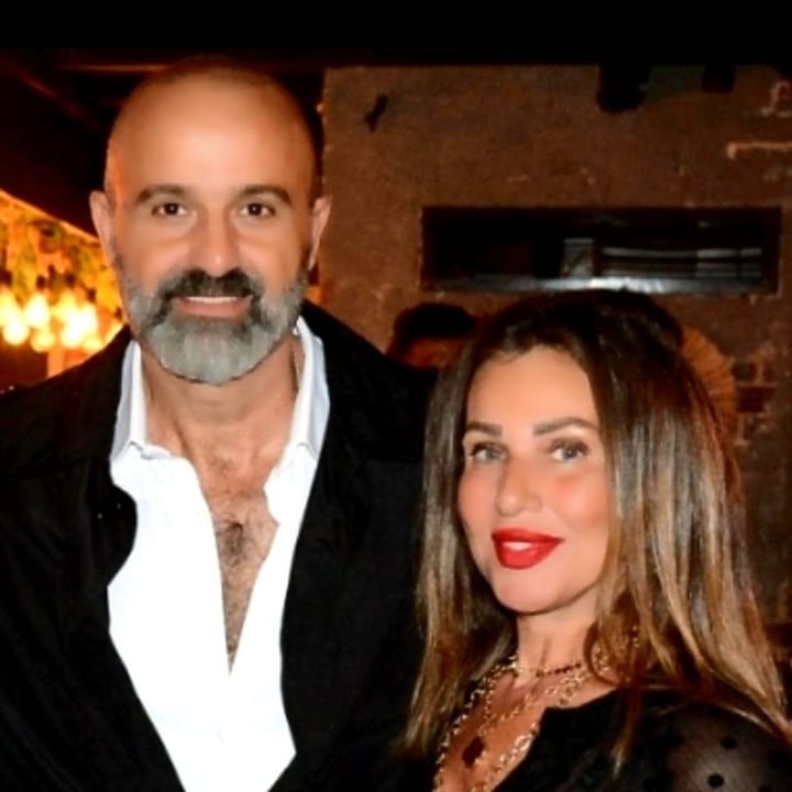 الفنان ايمن عزب مع زوجته المذيعة نيفين عادل- انستغرام عزب