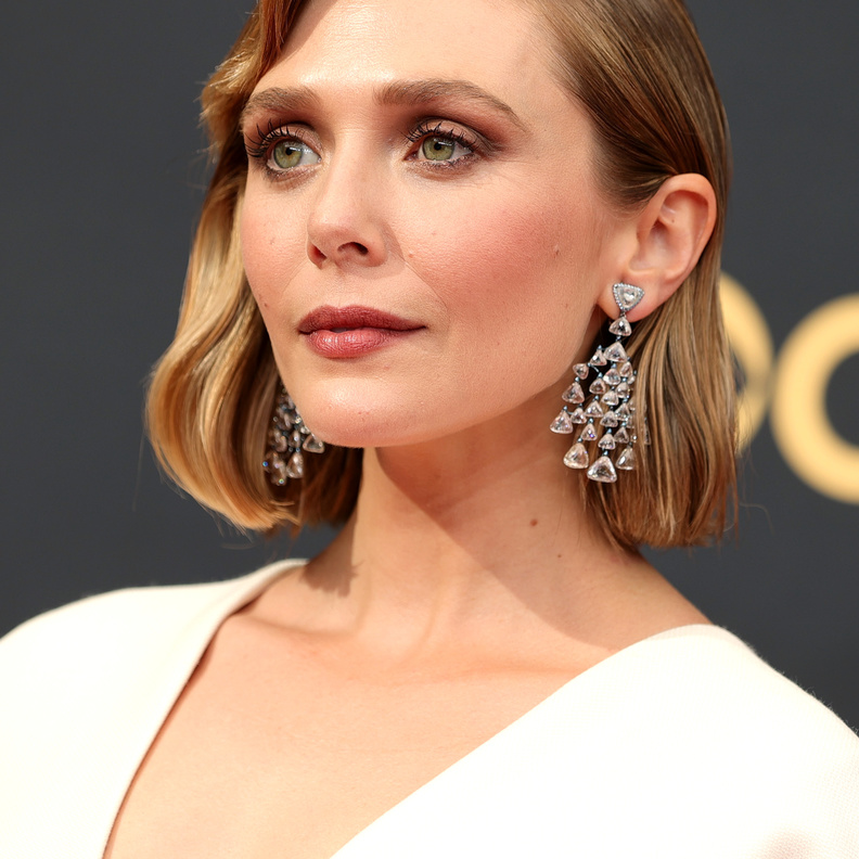 الممثلة الامريكية إليزابيث أولسن Elizabeth Olsen بمجوهرات شوبارد Chopard