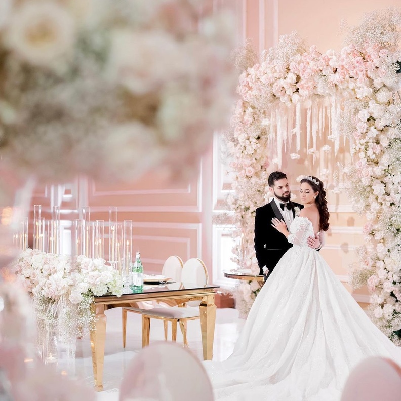 200 ألف تعليق تؤيد موقف العريس