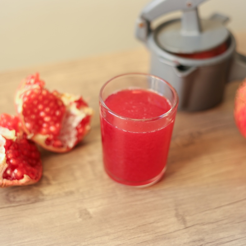 فوائد عصير الرمان لخفض السكر في الدم