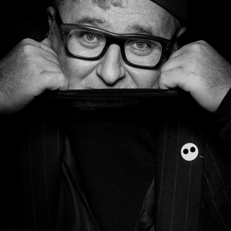 عرض ازياء مشترك يضمّ 44 دار تحية للمصمم Alber Elbaz