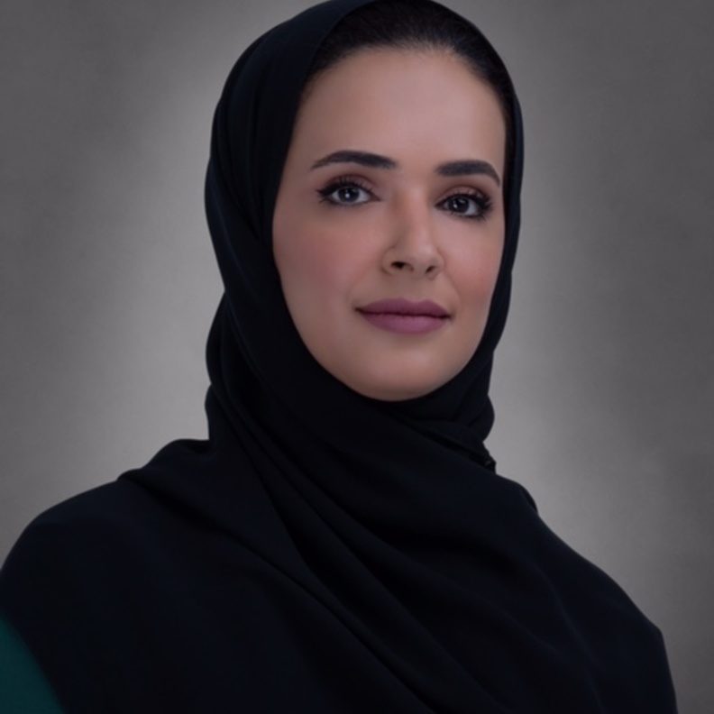 علياء السويدي مدير المكتب الإعلامي لحكومة الشارقة