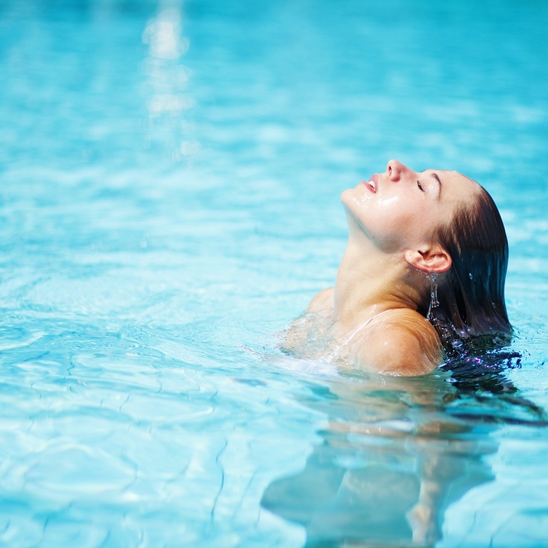 ما هي الولادة تحت الماء وما هي مميزاتها