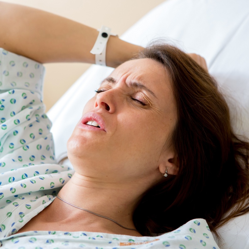 ما هي مخاطر الطلق الصناعي وما هي موانع استخدامه