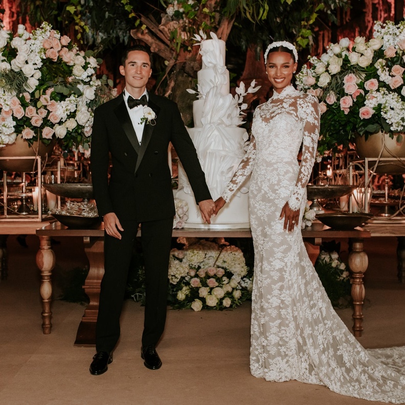 من اجواء تفاصيل حفل زفاف جاسمين توكس