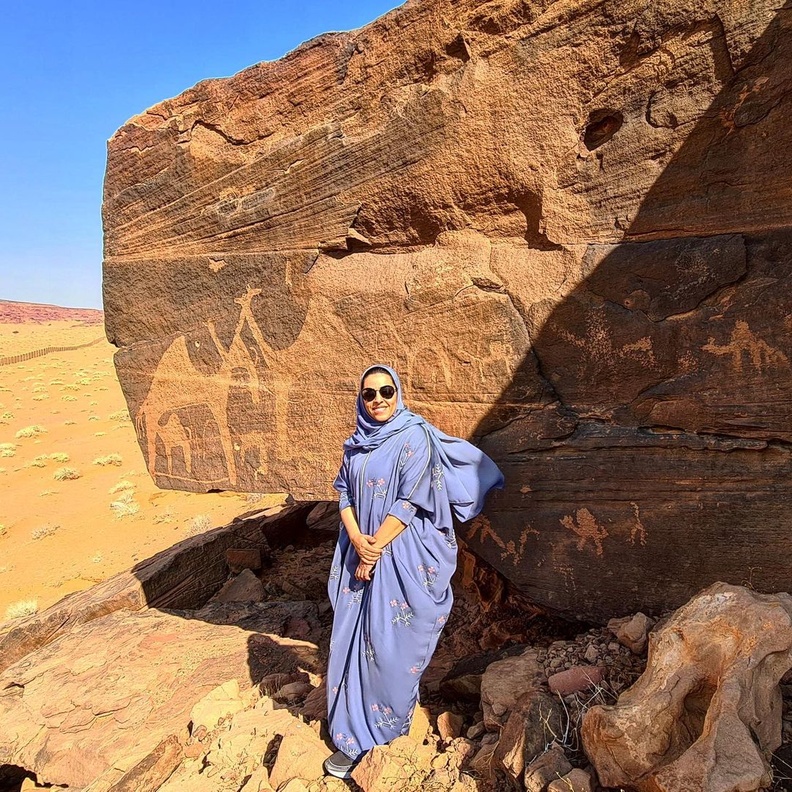 من حساب انستقرام منى الطريف وزيارتها لموقع الشويمس