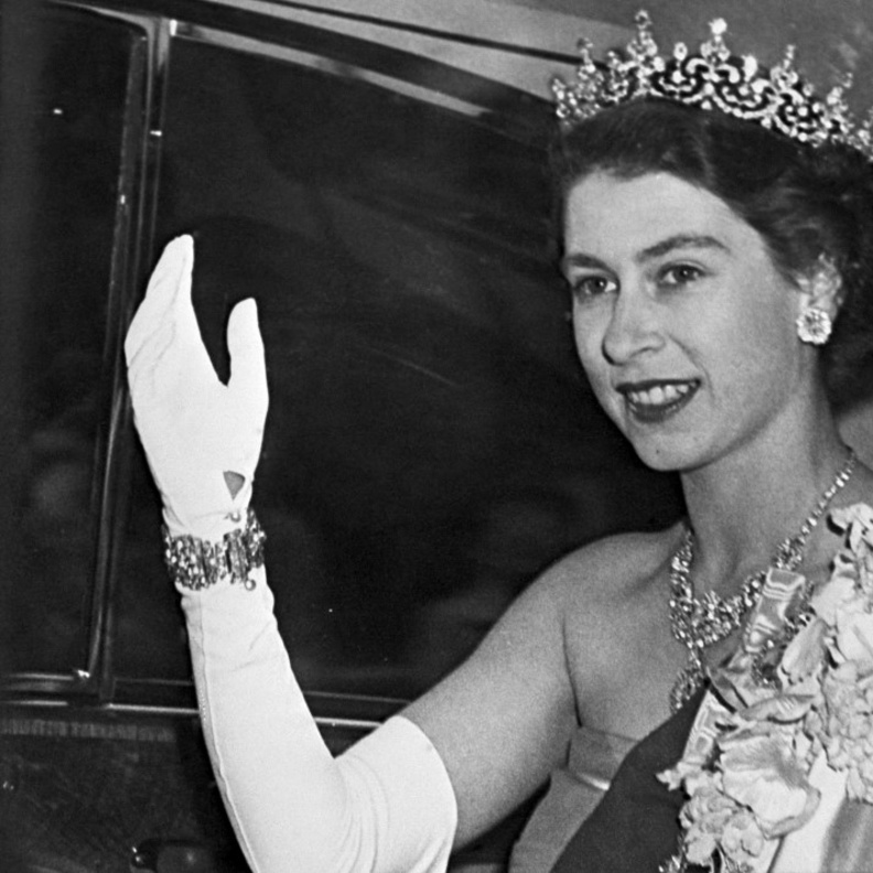 5 أحداث أثرت على العائلة المالكة البريطانية في الـ 100 عام الماضية.. فما هي؟