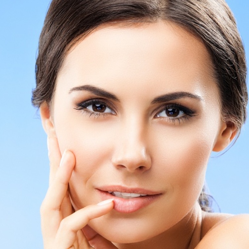 3 وصفات طبيعية من زيت البندق للعناية بالبشرة